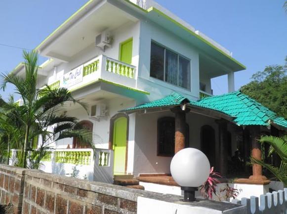 The Crib Hotel Morjim Luaran gambar